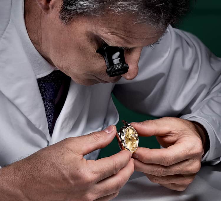 DIAGNOSE DER ARMBANDUHR - Rolex Service, Begutachtung einer Uhr durch Uhrmacher